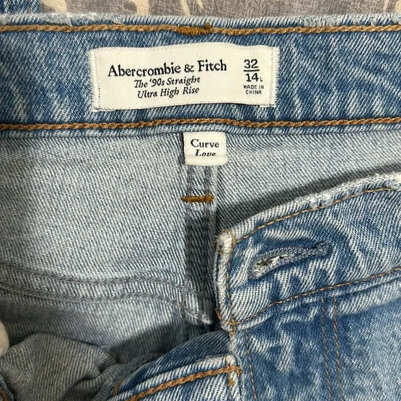 Abercrombie 90s Straight Ultra High Rise - Picture 4 of 4